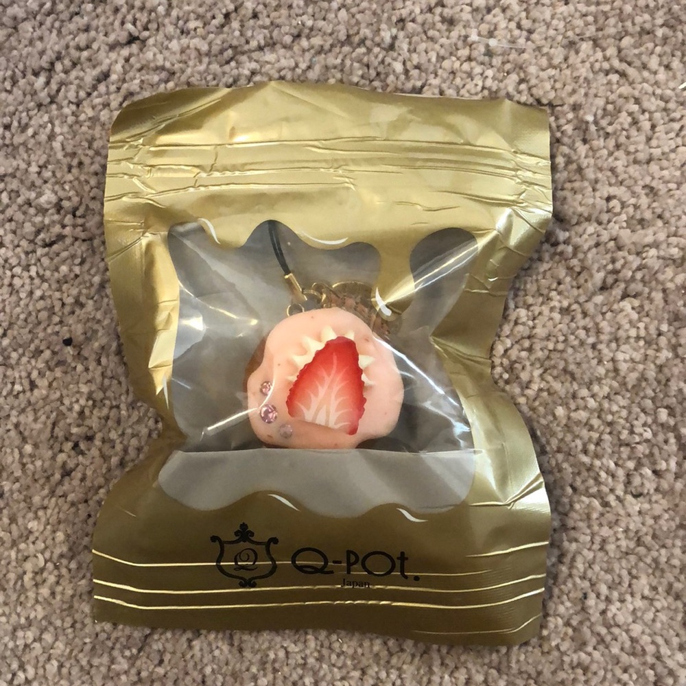 Q pot japan cake charm